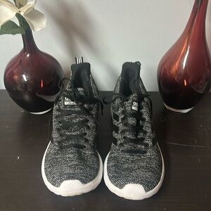 Like new adidas mens size 10